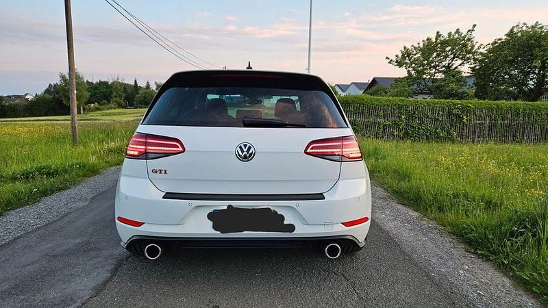 Gebraucht VW Golf VII GTI 245 PS (180 kW) 2018 Weiß Limousine