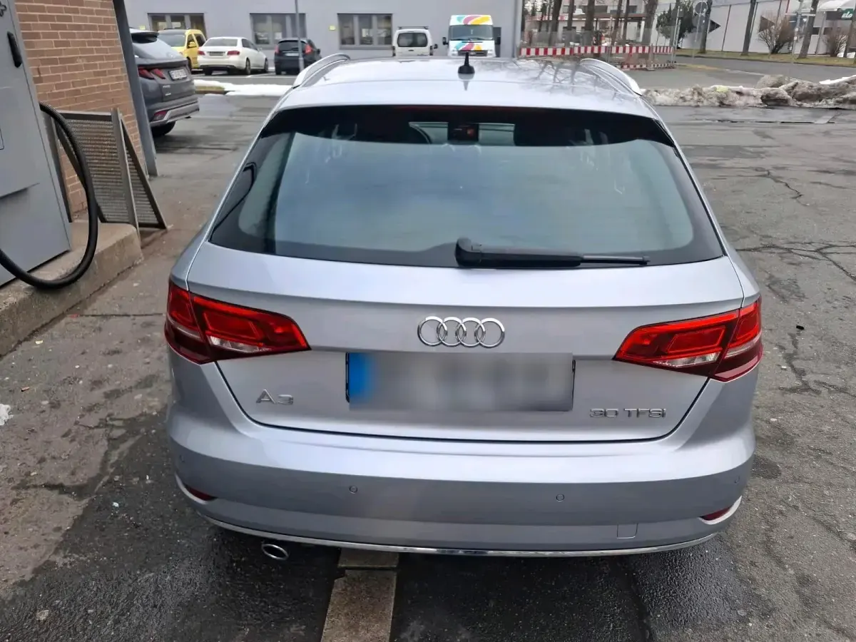Gebraucht Audi A3 121 PS (88 kW) 2018 Grau Limousine
