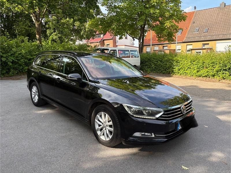 Schwarz Gebraucht 2016 VW Passat Comfortline Kombi | 12.500 € (Guter Preis) - Bild 1/4