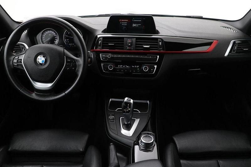 Gebraucht BMW 118 Executive 136 PS (100 kW) 2018 Blau Kleinwagen