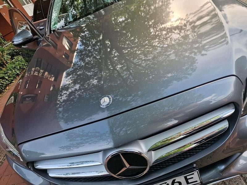 Grau Gebraucht 2016 Mercedes C350e Avantgarde Kombi | 20.800 € (Etwas zu teuer) - Bild 1/4