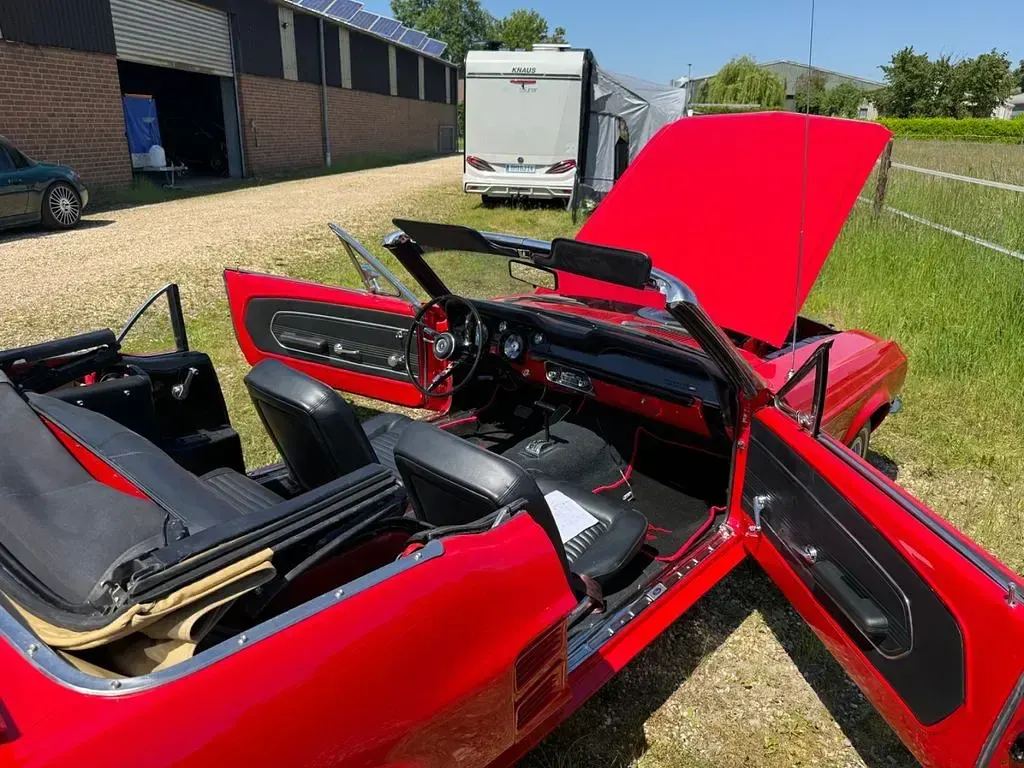 Gebraucht Ford V8 230 PS (169 kW) 1967 Rot Cabrio