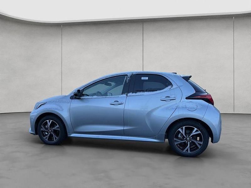 Gebraucht Toyota Yaris 92 PS (67 kW) 2025 Silber Limousine