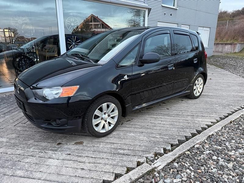 Gebraucht Mitsubishi Colt 95 PS (69 kW) 2013 Schwarz Kleinwagen