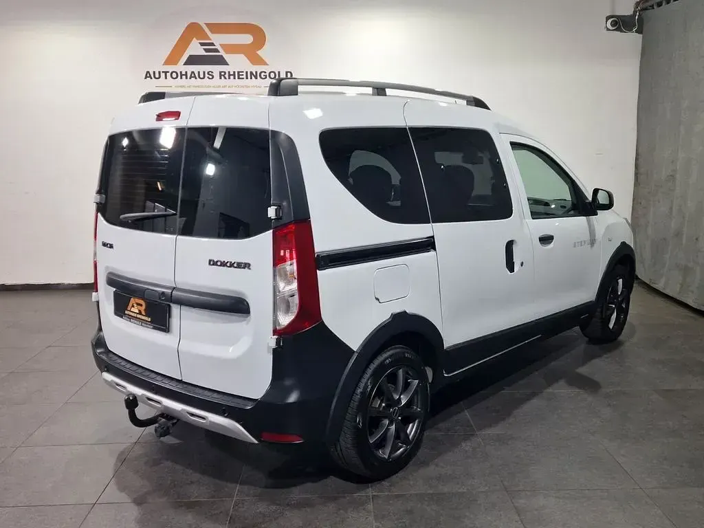 Gebraucht Dacia Dokker Stepway 131 PS (96 kW) 2020 Weiß Van / Kleinbus