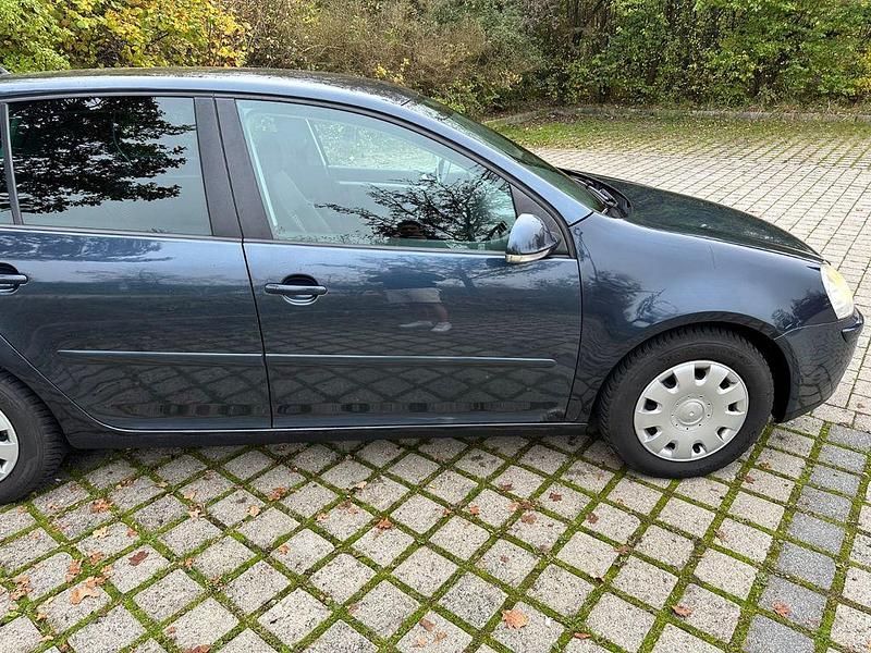 Gebraucht VW Golf VI United 105 PS (77 kW) 2008 Blau Kleinwagen