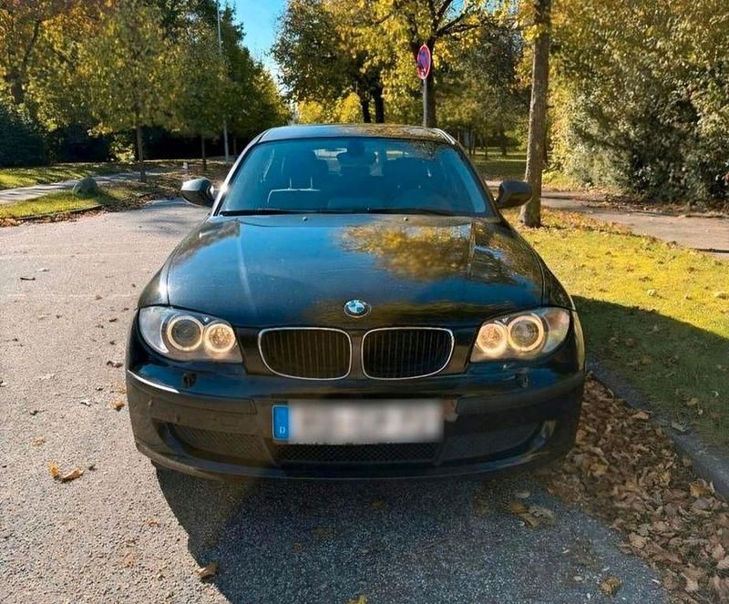Gebraucht BMW 116 116 PS (85 kW) 2011 Schwarz Kleinwagen