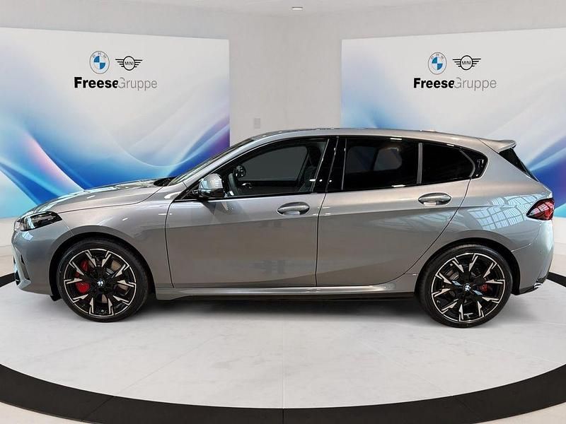 Neu BMW 120 Performance 170 PS (125 kW) 2026 Silber Kleinwagen