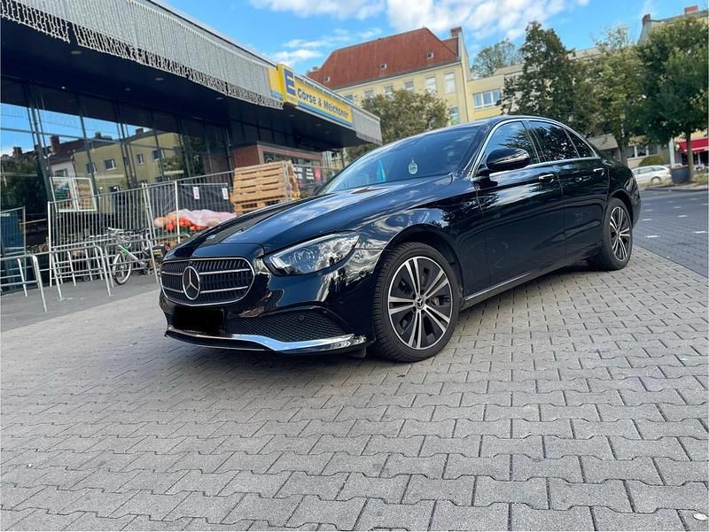 Schwarz Gebraucht 2020 Mercedes E400 Limousine | 41.500 € (Fairer Preis) - Bild 1/4