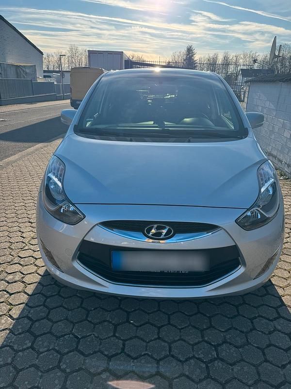 Gebraucht Hyundai ix20 2014 Silber Kleinwagen