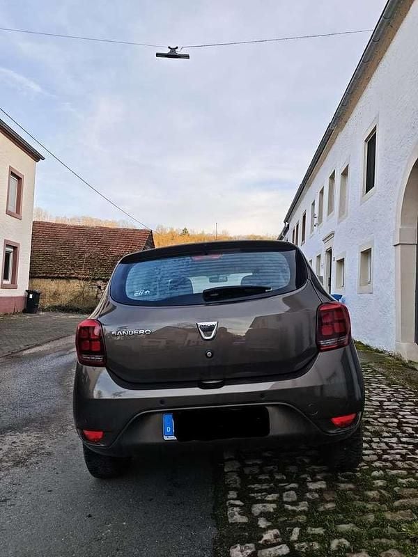 Gebraucht Dacia Sandero Lauréate 73 PS (53 kW) 2018 Braun Limousine