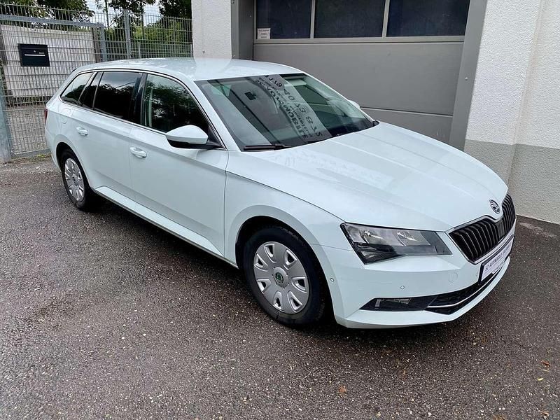 Gebraucht Skoda Superb Ambition 150 PS (110 kW) 2018 Laserweiss Kombi