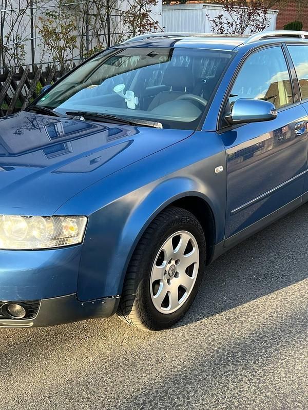 Second-hand Audi A4 166 CP (122 kW) 2001 Albastru Break