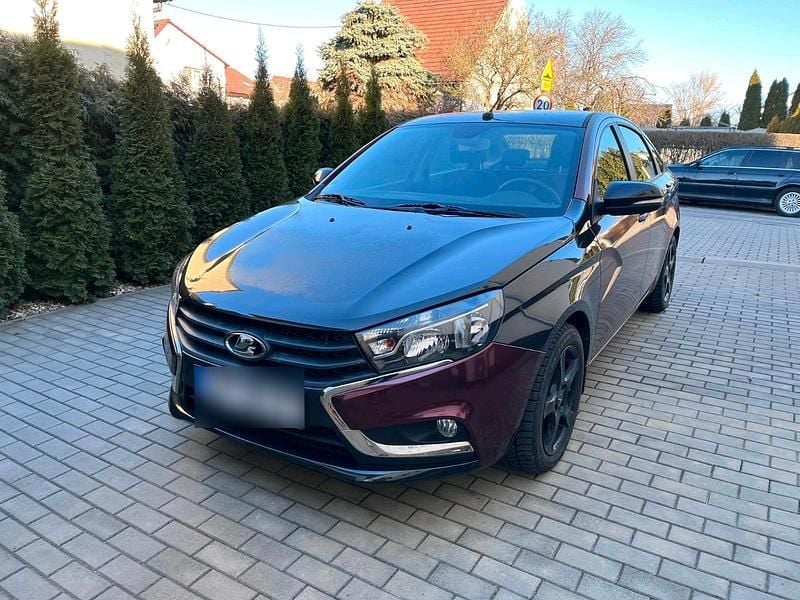 Gebraucht Lada Vesta 106 PS (77 kW) 2018 Limousine