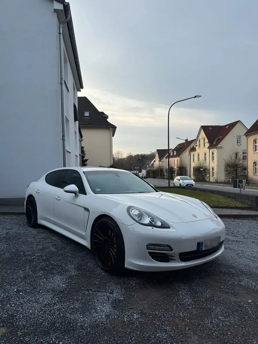 Gebraucht Porsche Panamera 250 PS (183 kW) 2012 Weiß Kleinwagen