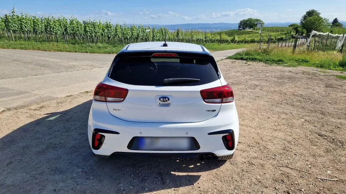 Gebraucht Kia Rio GT-Line 120 PS (88 kW) 2018 Weiß Limousine