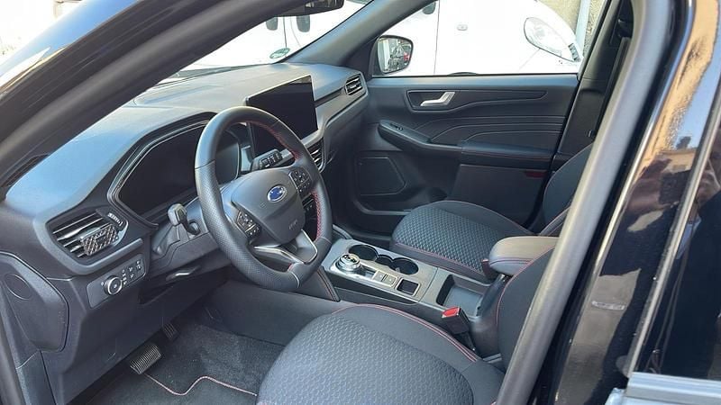 Gebraucht Ford Kuga ST-Line 186 PS (136 kW) 2024 Schwarz SUV