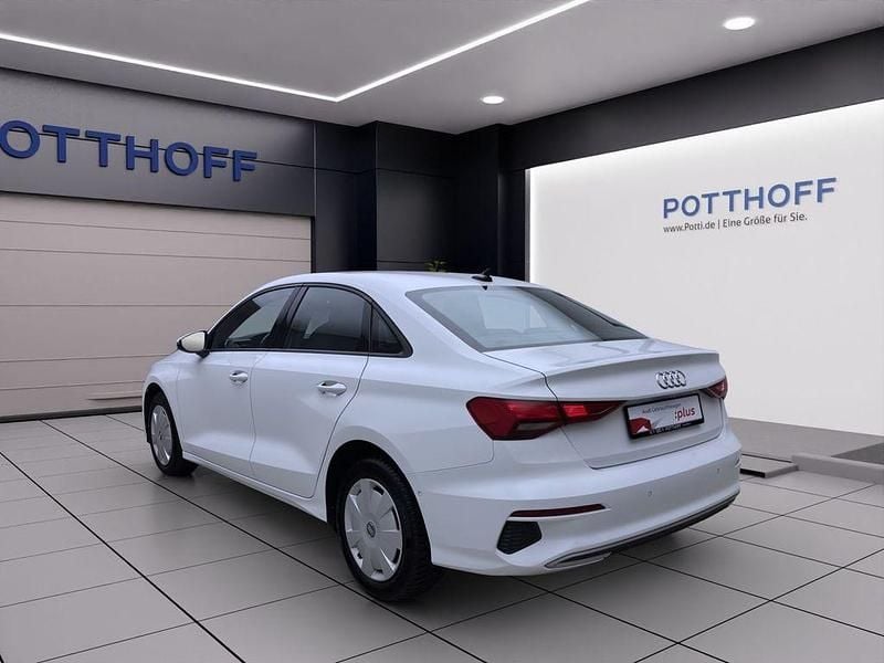 Second-hand Audi A3 Advanced 116 CP (85 kW) 2023 Alb Berlinǎ