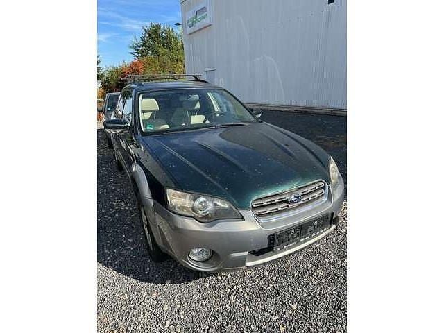 Grün Gebraucht 2005 Subaru Outback SUV | 2.500 € - Bild 1/4