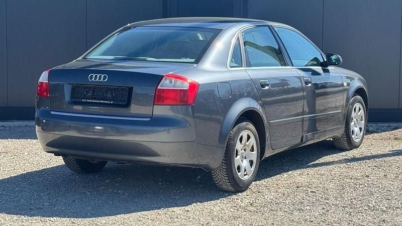 Gebraucht Audi A4 Comfort 131 PS (96 kW) 2004 Grau Limousine