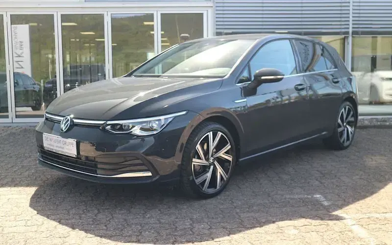 Gebraucht VW Golf VIII Style 150 PS (110 kW) 2024 Grau Limousine
