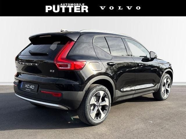 Neu Volvo XC40 Core 163 PS (119 kW) 2025 Schwarz SUV