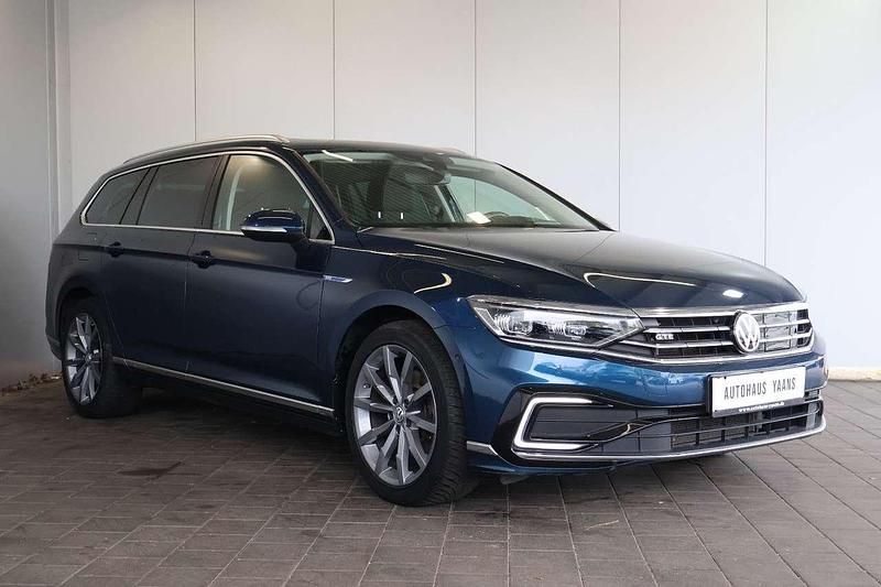 Gebraucht VW Passat GTE 218 PS (160 kW) 2020 Aquamarinblau metallic Kombi