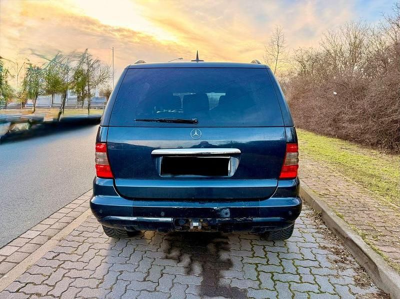 Gebraucht Mercedes ML270 Edition 163 PS (119 kW) 2004 Schwarz SUV