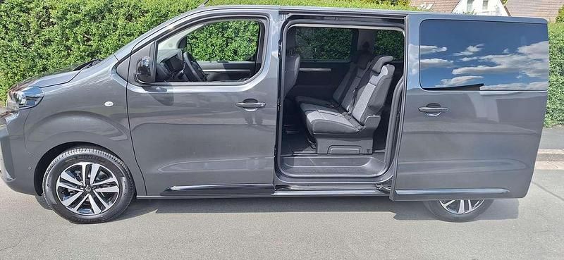 Gebraucht Citroën Spacetourer 177 PS (130 kW) 2025 Grau Van / Kleinbus