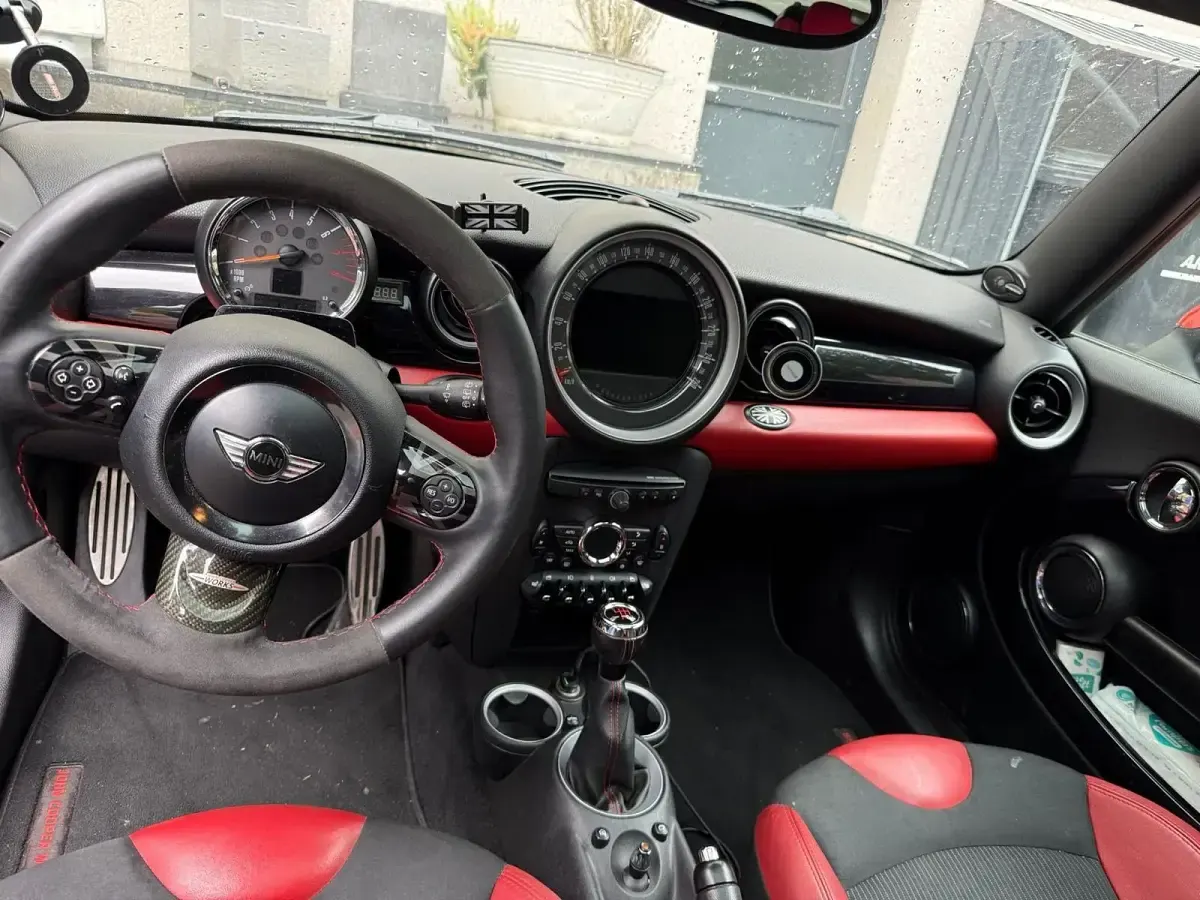 Gebraucht Mini John Cooper Works 211 PS (155 kW) 2011 Schwarz Kleinwagen