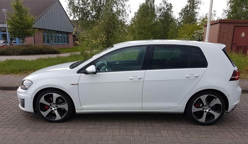 Gebraucht VW Golf VII GTI 220 PS (161 kW) 2015 Weiß Limousine