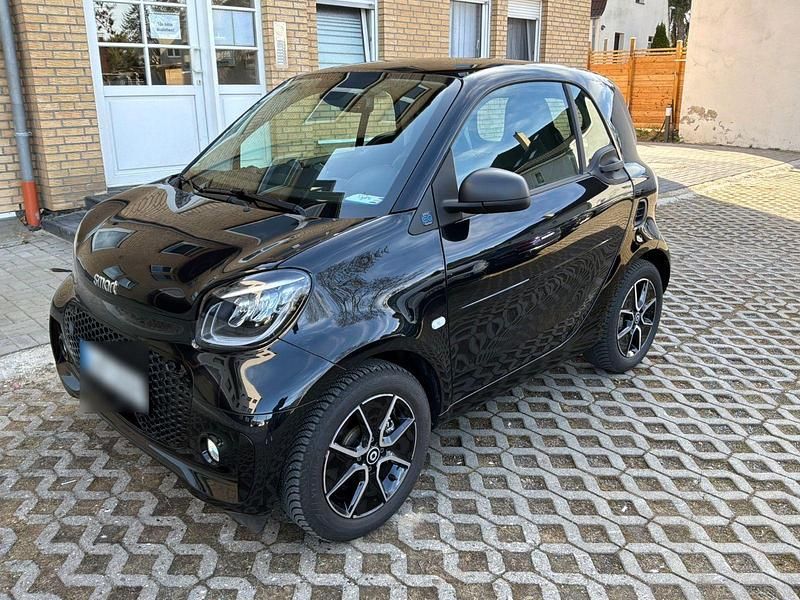 Gebraucht Smart ForTwo Coupé 60 kW (82 PS) 2023 Schwarz Kleinwagen
