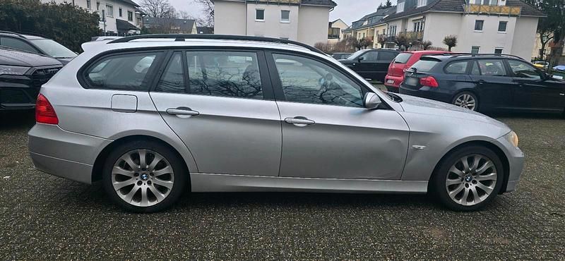 Gebraucht BMW 320 150 PS (110 kW) 2007 Silber Kombi