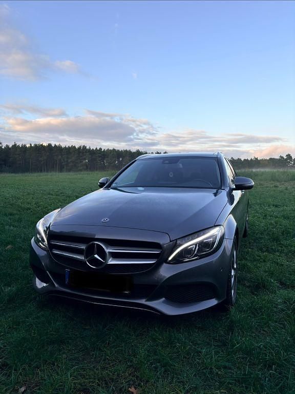 Grau Gebraucht 2018 Mercedes C220 Kombi | 14.900 € (Superpreis) - Bild 1/4