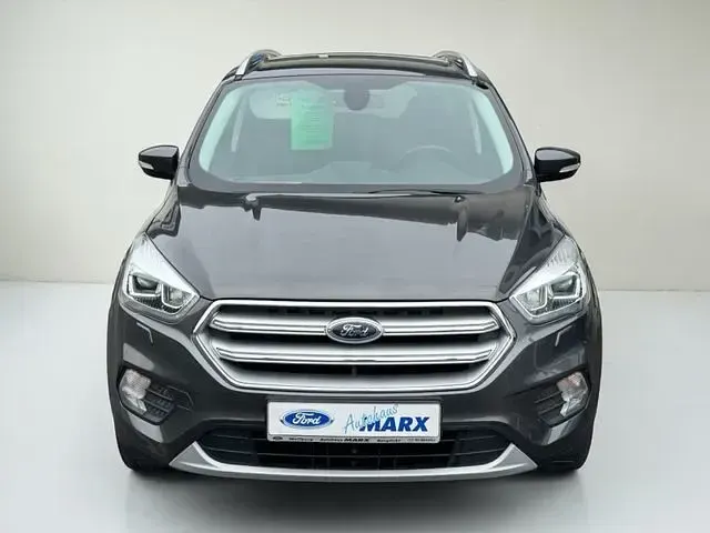 Usado Ford Kuga Cool & Connect 150 HP (110 kW) 2019 Cinzento SUV