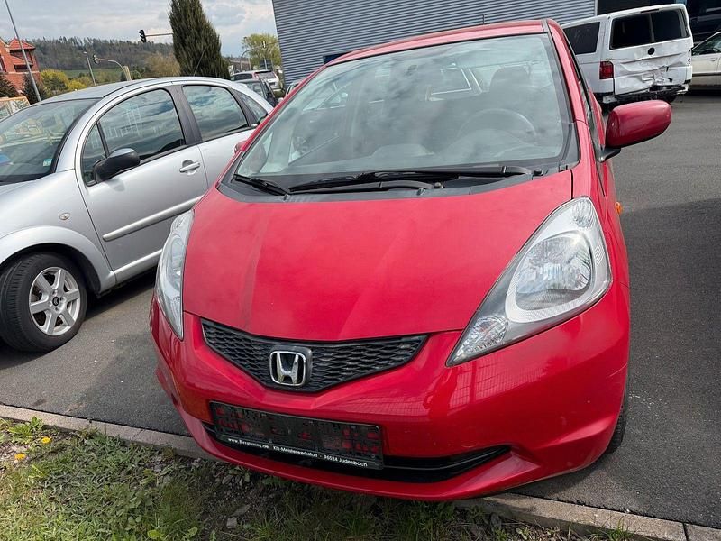 Gebraucht Honda Jazz Trend 90 PS (66 kW) 2011 Rot Kleinwagen