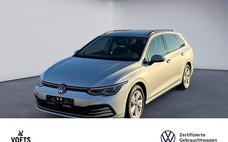 Gebraucht VW Golf VIII Life 131 PS (96 kW) 2023 Reflexsilber metallic Kombi