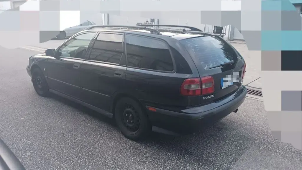 Gebraucht Volvo V40 116 PS (85 kW) 1997 Schwarz Kombi