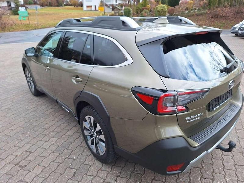Gebraucht Subaru Outback Platinum 169 PS (124 kW) 2025 Autumn green tap Kombi
