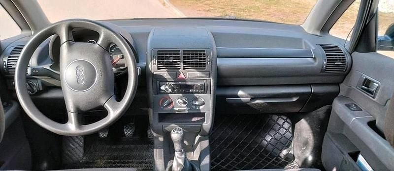 Second-hand Audi A2 75 CP (55 kW) 2002 Roșu Hatchback