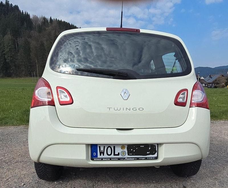 Second-hand Renault Twingo 75 CP (55 kW) 2013 Hatchback