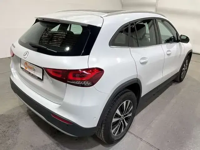 Gebraucht Mercedes GLA200 150 PS (110 kW) 2022 Silber SUV