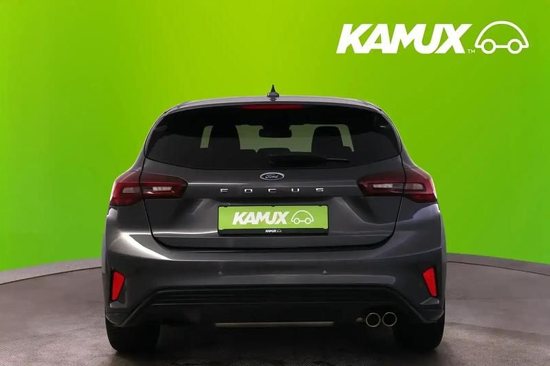 Gebraucht Ford Focus 125 PS (91 kW) 2024 Silber / grau Limousine