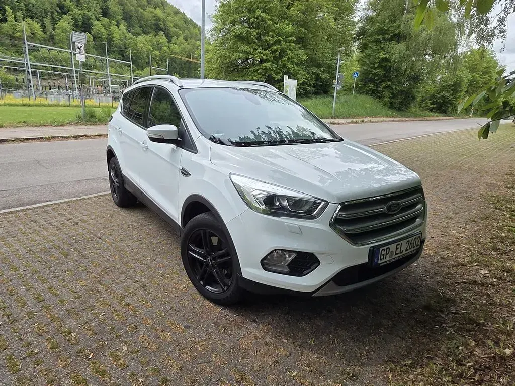Gebraucht Ford Kuga Cool & Connect 150 PS (110 kW) 2018 Weiß SUV