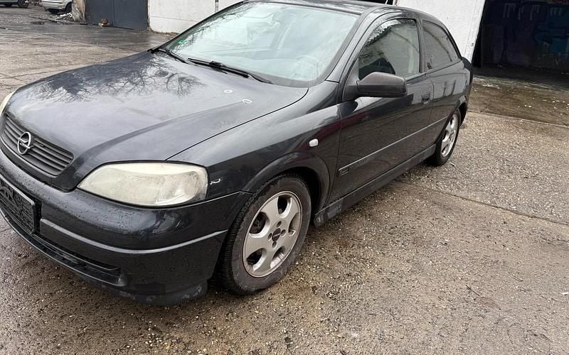Schwarz Gebraucht 2000 Opel Astra Limousine | 499 € (Superpreis) - Bild 1/4