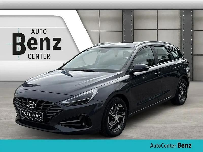 Dark knight Gebraucht 2021 Hyundai i30 Select Kombi | 13.990 € (Fairer Preis) - Bild 1/4