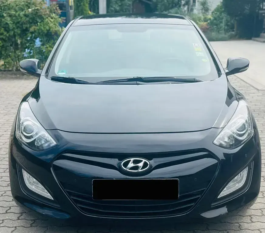 Gebraucht Hyundai i30 Edition 90 PS (66 kW) 2012 Schwarz Limousine
