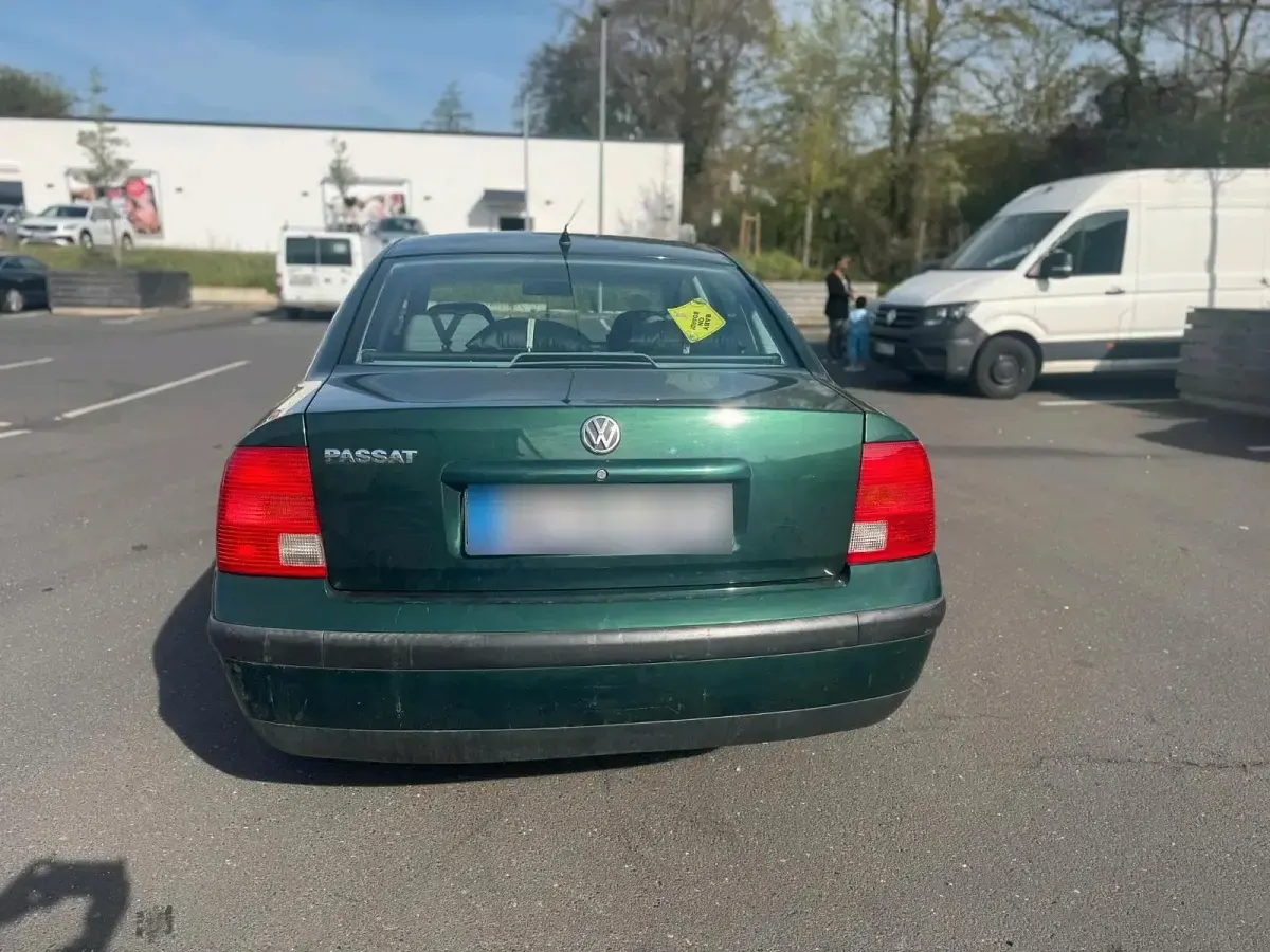 Gebraucht VW Passat 101 PS (74 kW) 2000 Grün Limousine