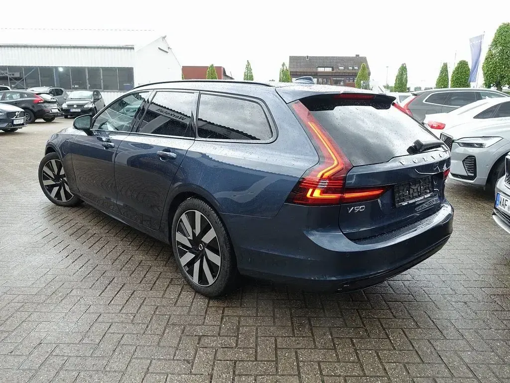 Gebraucht Volvo V90 Plus 398 PS (292 kW) 2025 Blau Kombi