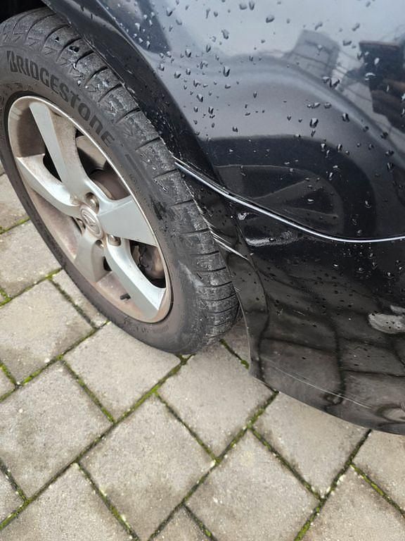 Schwarz Gebraucht 2005 Mazda 3 Comfort Limousine | 2.000 € (Fairer Preis) - Bild 1/4